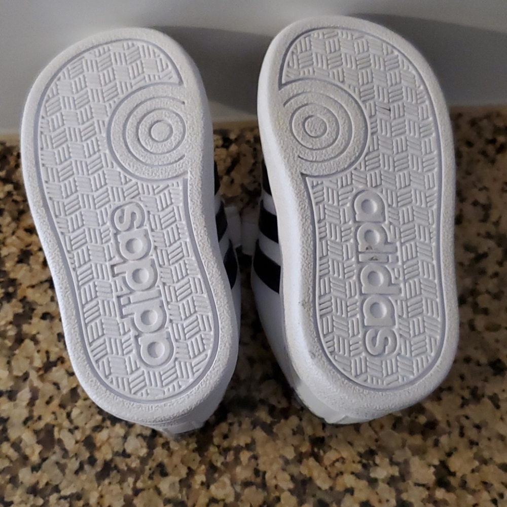 Adidas classic - Picture 3 of 4